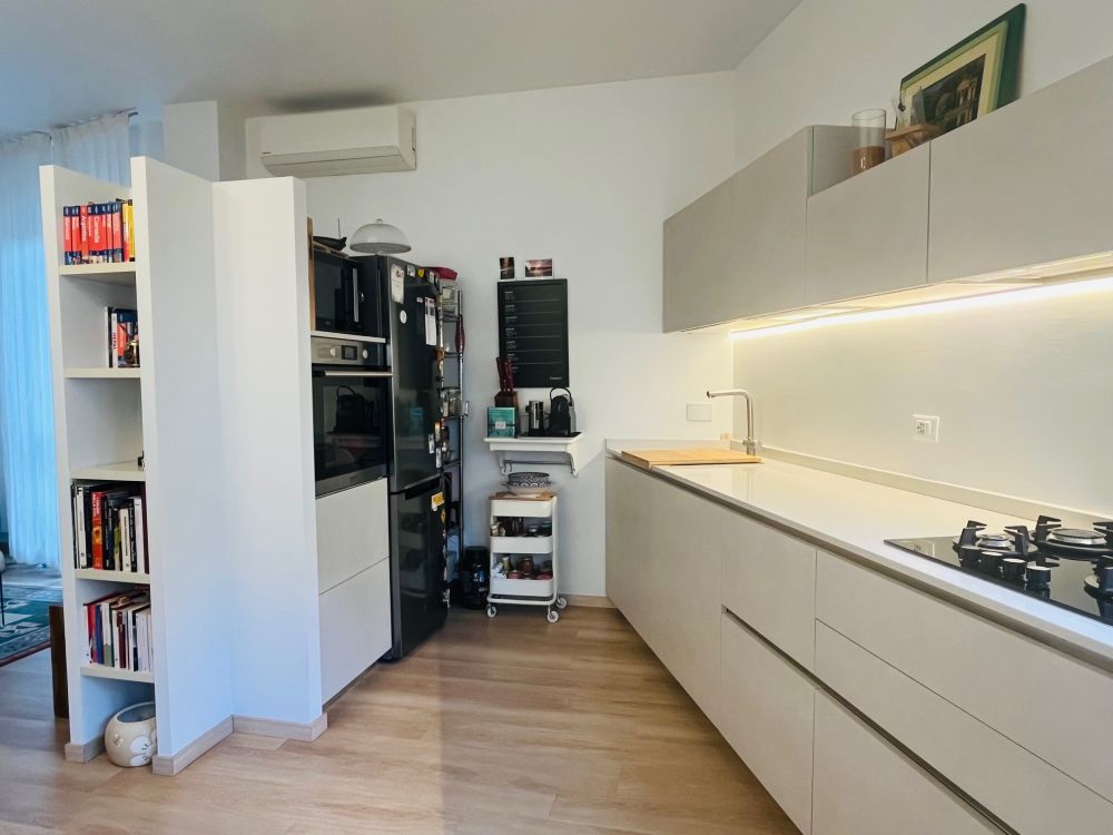 appartamento ristrutturato con garage in vendita a Livorno