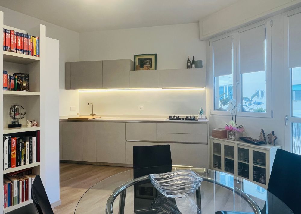 appartamento ristrutturato con garage in vendita a Livorno