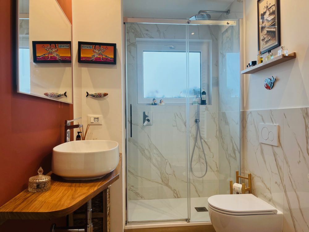 appartamento ristrutturato con garage in vendita a Livorno