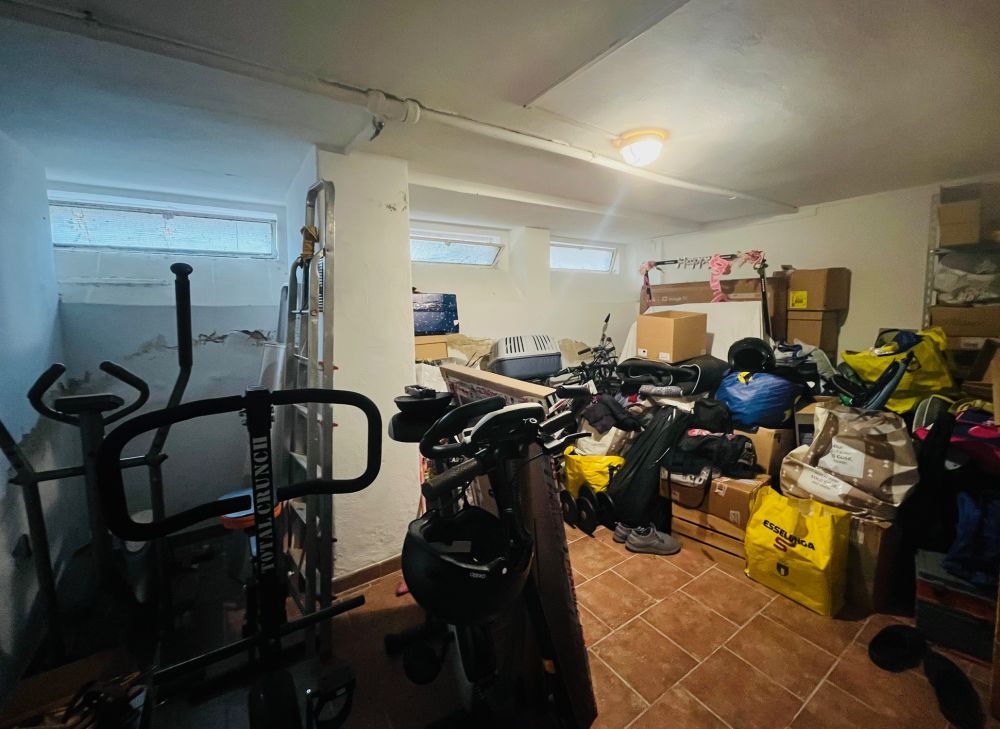 appartamento quadrilocale con 2 camere matrimoniali e cantina in vendita a Livorno zona Coteto