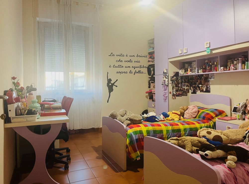appartamento quadrilocale con 2 camere matrimoniali e cantina in vendita a Livorno zona Coteto