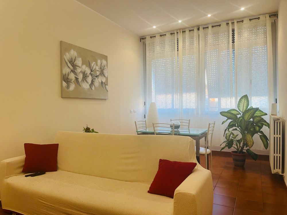 appartamento quadrilocale con 2 camere matrimoniali e cantina in vendita a Livorno zona Coteto
