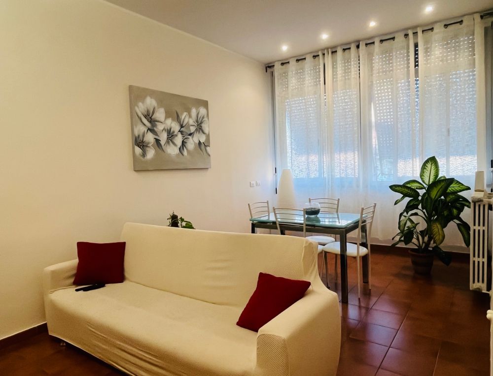 appartamento quadrilocale con 2 camere matrimoniali e cantina in vendita a Livorno zona Coteto 