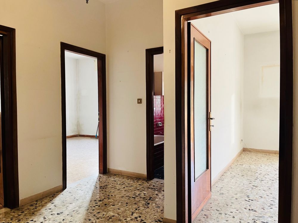 appartamento in vendita a Livorno zona Montebello. Luminoso con 3 camere.