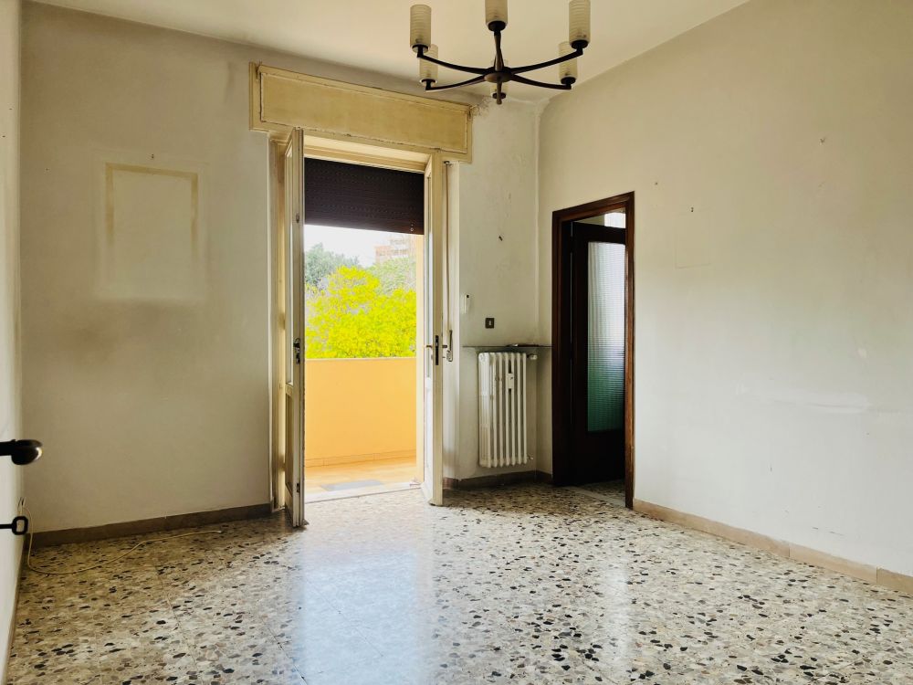 appartamento in vendita a Livorno zona Montebello. Luminoso con 3 camere.