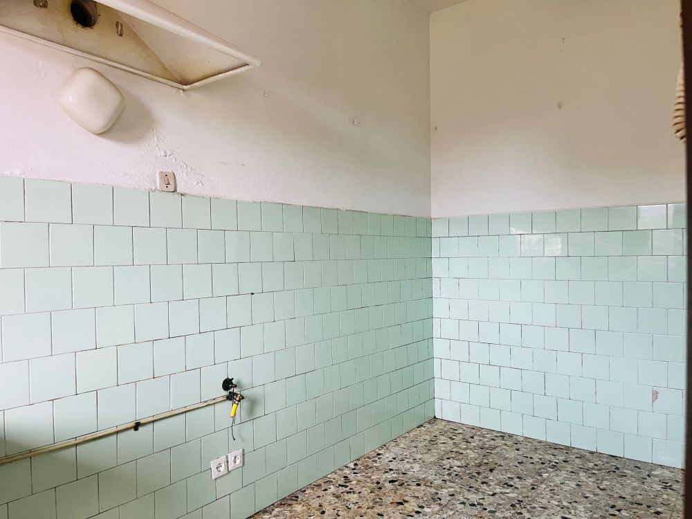 appartamento in vendita a Livorno zona Montebello. Luminoso con 3 camere.