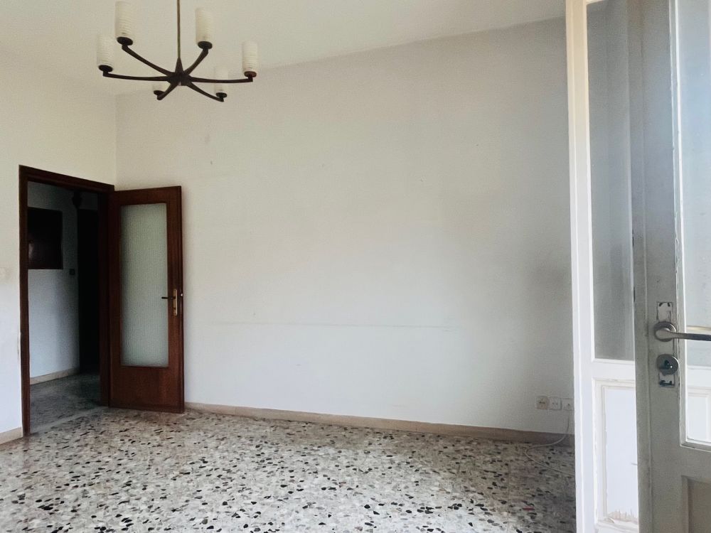 appartamento in vendita a Livorno zona Montebello. Luminoso con 3 camere.