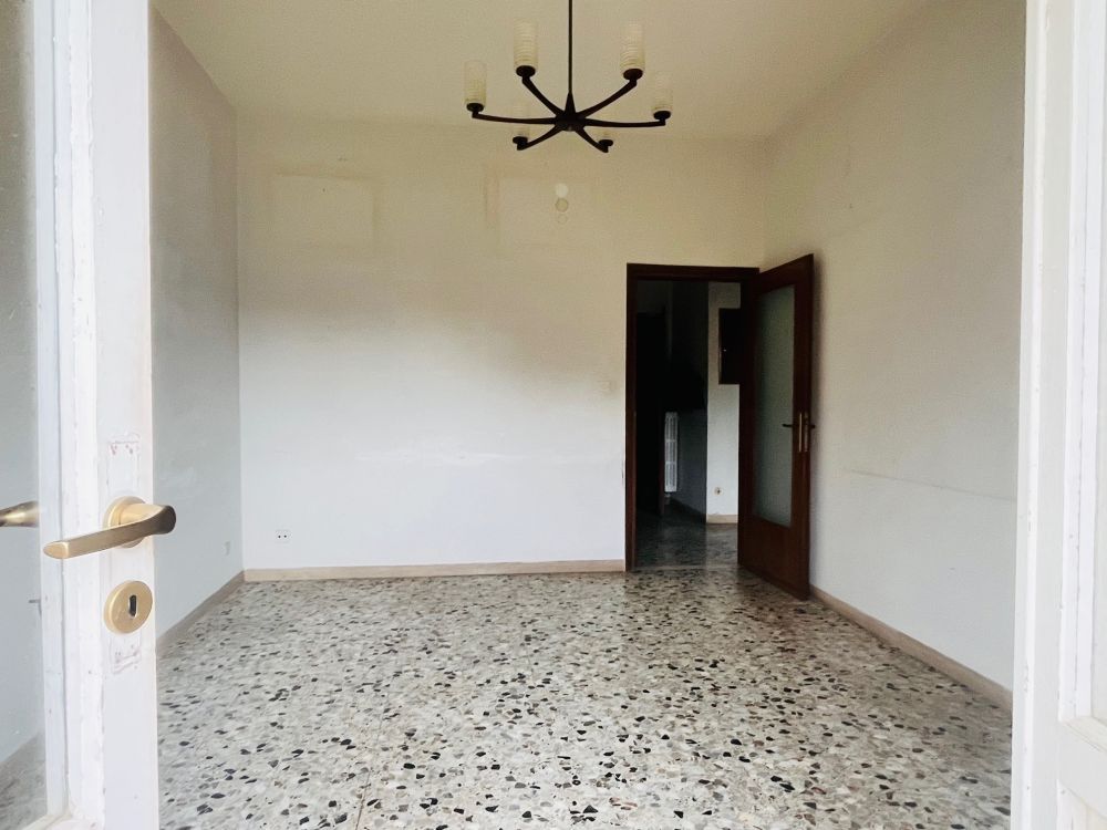 appartamento in vendita a Livorno zona Montebello. Luminoso con 3 camere.