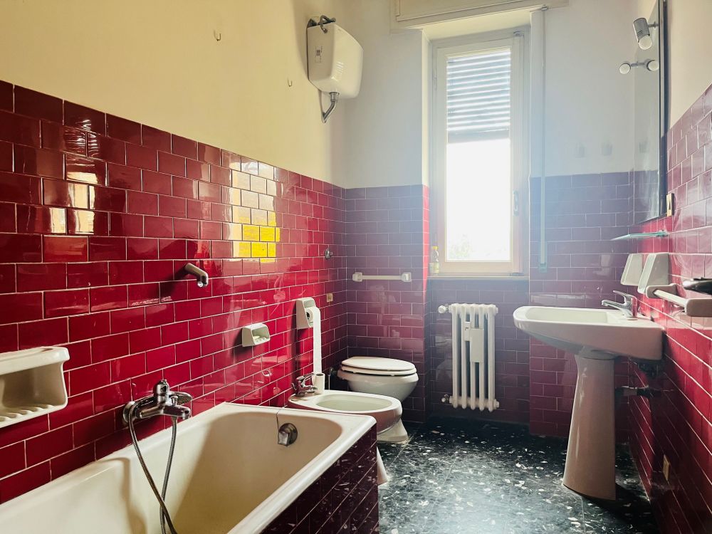 appartamento in vendita a Livorno zona Montebello. Luminoso con 3 camere.