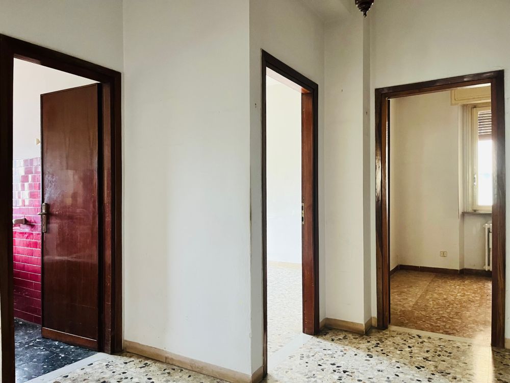 appartamento in vendita a Livorno zona Montebello. Luminoso con 3 camere.