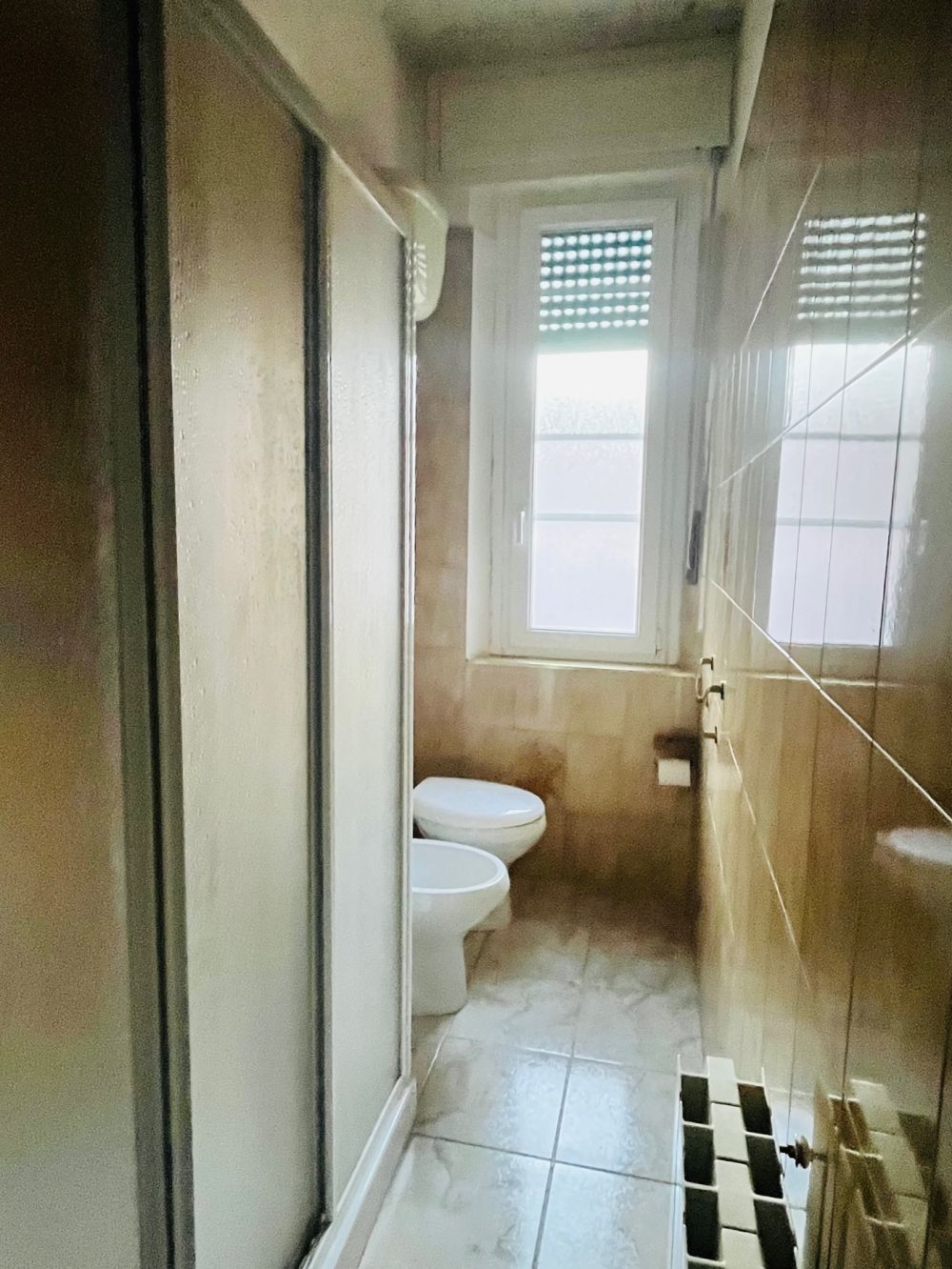 appartamento in vendita in via Giolitti con due camere e cantina a Livorno