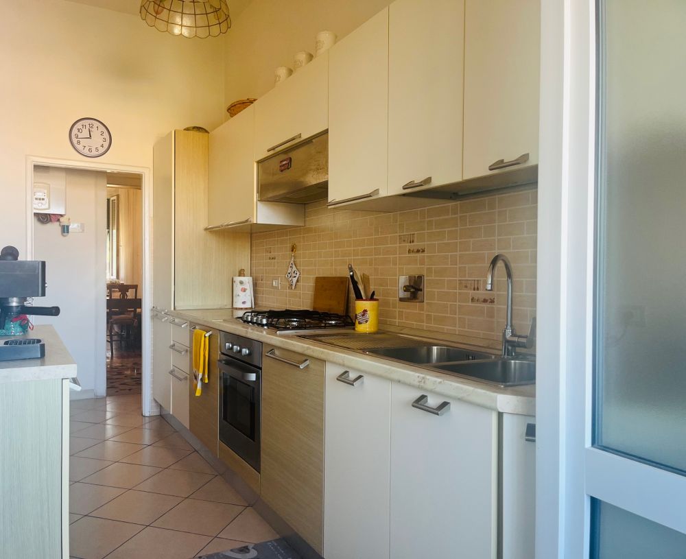 appartamento ampio e luminoso in palazzo d'epoca in vendita a Livorno in Corso Mazzini/Porta a Mare