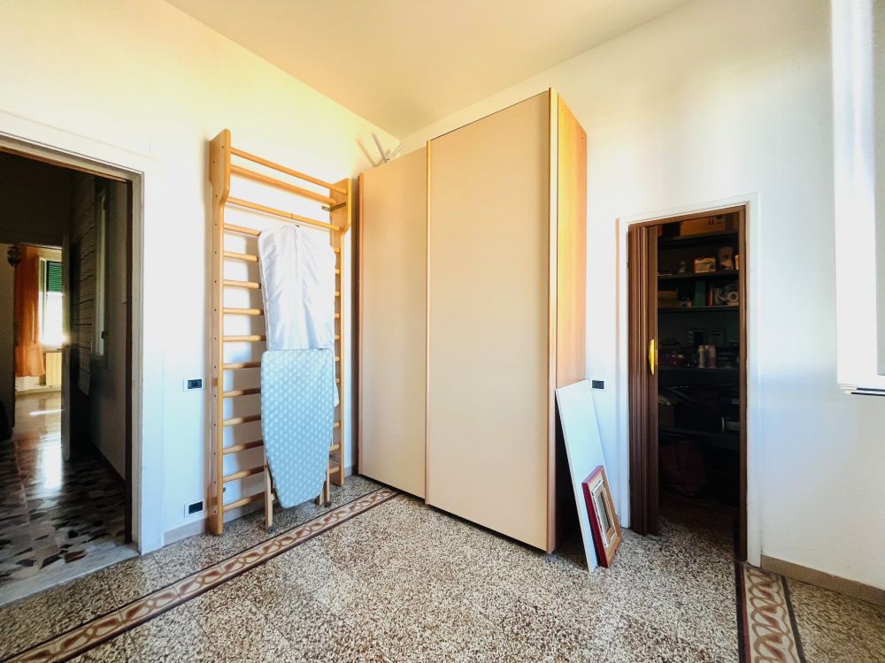 appartamento ampio e luminoso in palazzo d'epoca in vendita a Livorno in Corso Mazzini/Porta a Mare