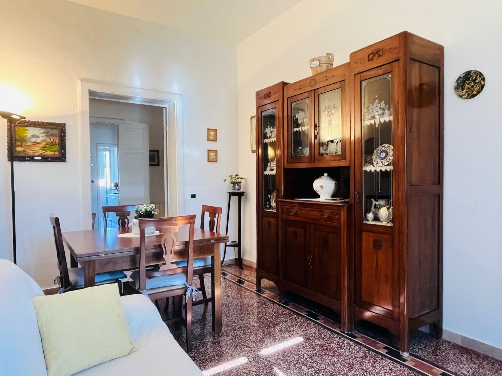 appartamento ampio e luminoso in palazzo d'epoca in vendita a Livorno in Corso Mazzini/Porta a Mare