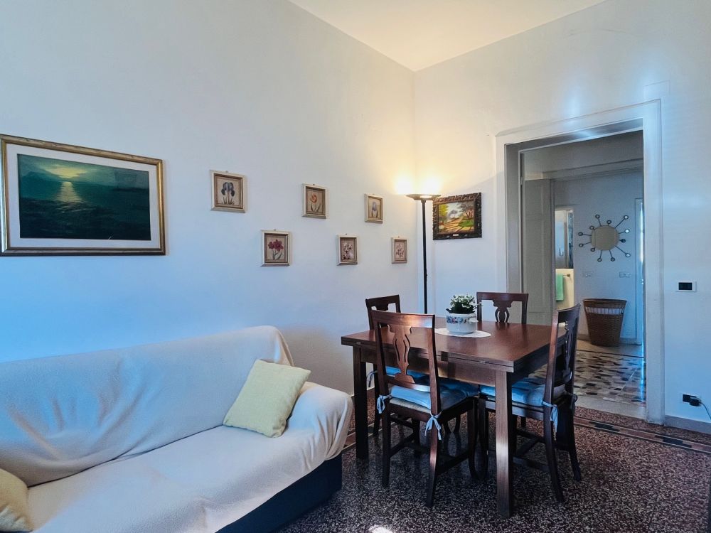 appartamento ampio e luminoso in palazzo d'epoca in vendita a Livorno in Corso Mazzini/Porta a Mare