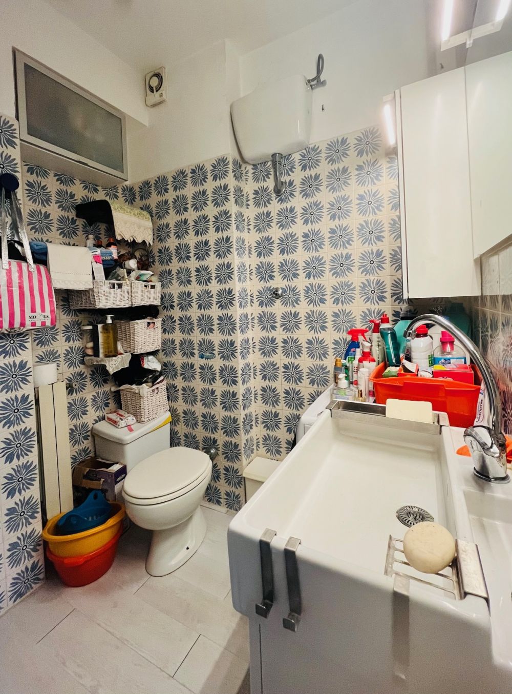 appartamento ampio e luminoso con 3 camera posto auto e cantina in vendita a Livorno Piazza due Giugno