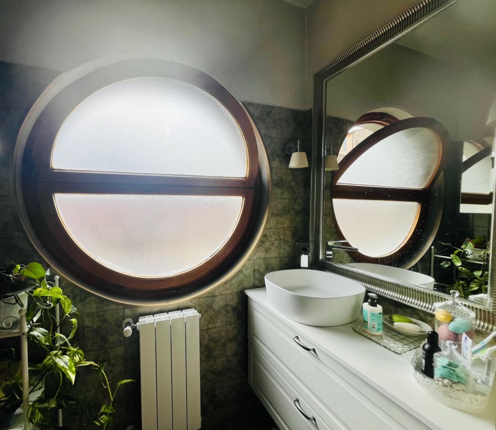 appartamento ampio e luminoso con 3 camera posto auto e cantina in vendita a Livorno Piazza due Giugno