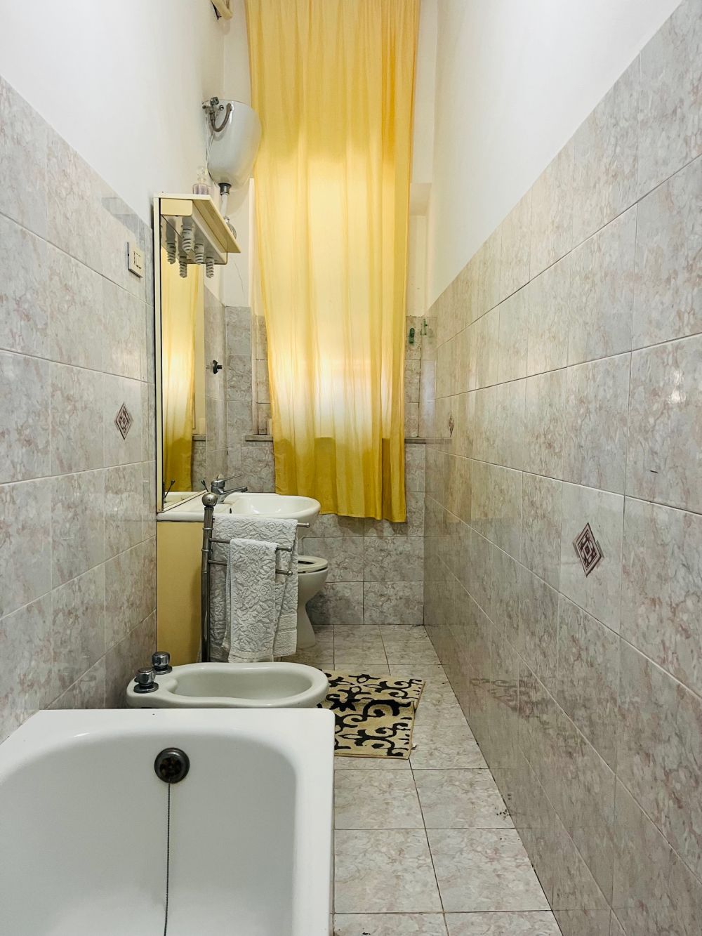 appartamento luminoso e di ampia metratura da ristrutturare in vendita a Livorno zona centro