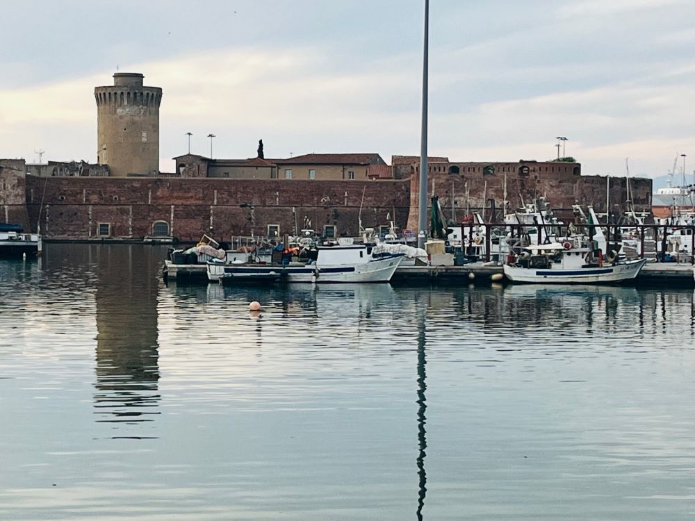 appartamento trilocale completamento ristrutturato a nuovo in vendita a Livorno zona Porto