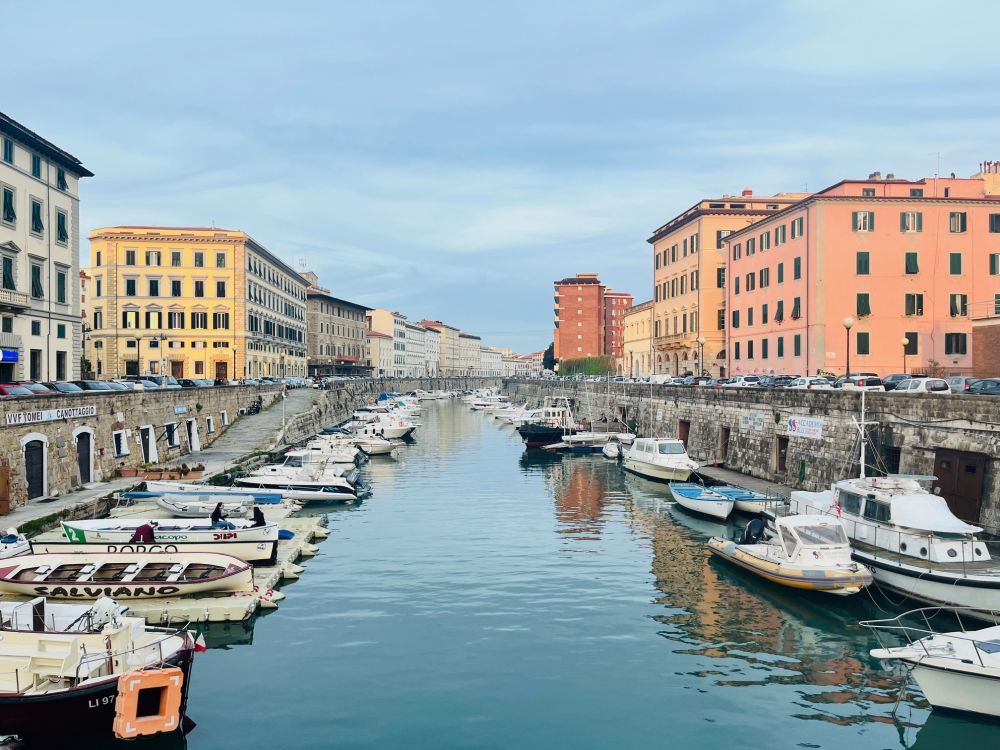 appartamento trilocale completamento ristrutturato a nuovo in vendita a Livorno zona Porto