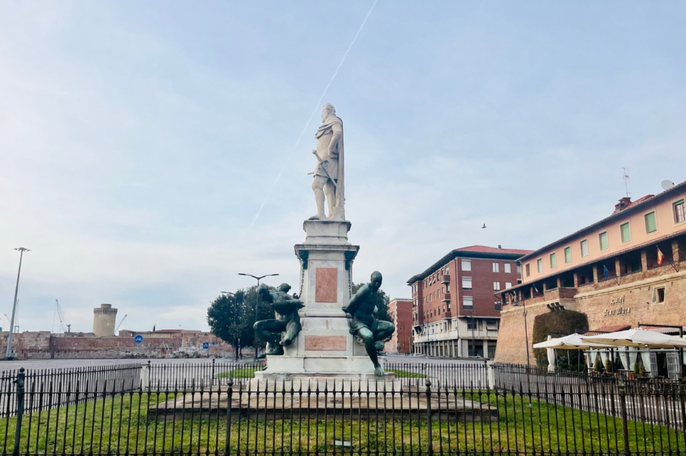 appartamento trilocale completamento ristrutturato a nuovo in vendita a Livorno zona Porto