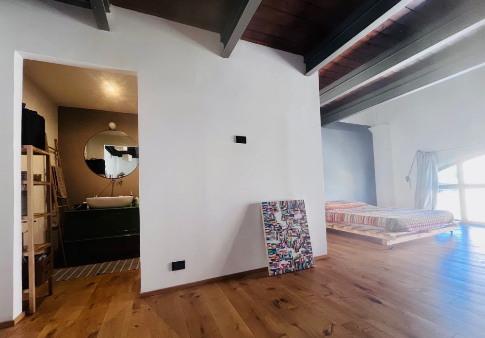 appartamento open space su 3 livelli zona Pontino/Venezia in vendita a Livorno