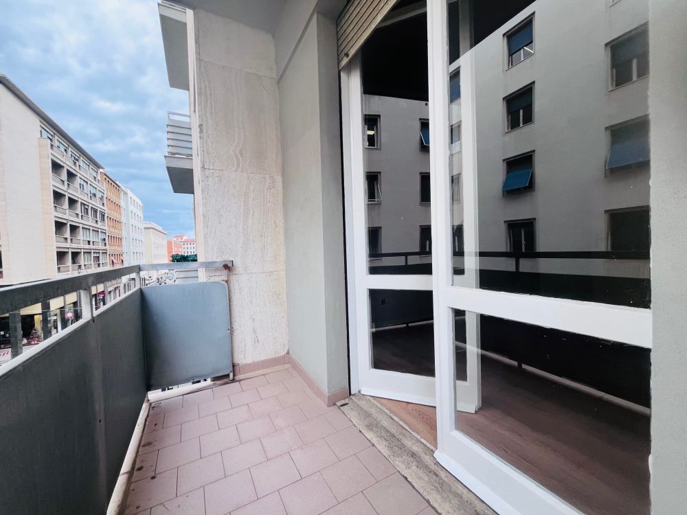 Appartamento ampia metratura zona centro in vendita a Livorno ottimo anche uso ufficio