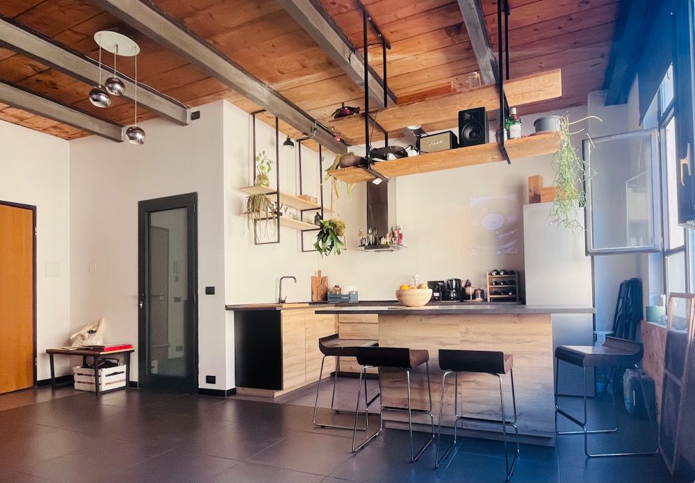 appartamento open space su 3 livelli zona Pontino/Venezia in vendita a Livorno