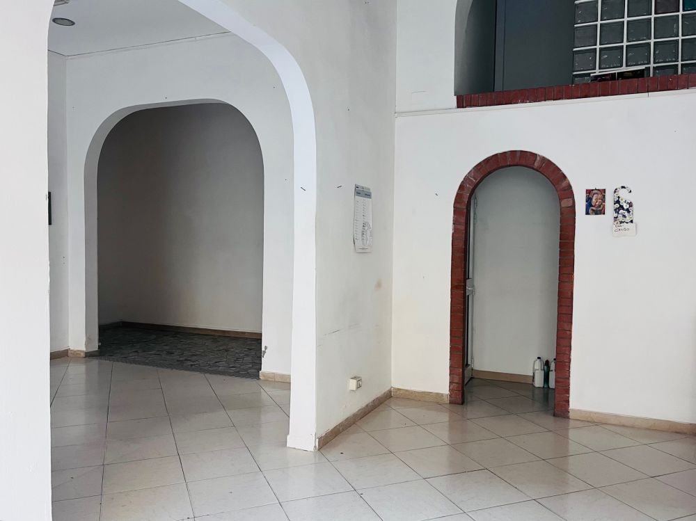 fondo commerciale in vendita a Livorno