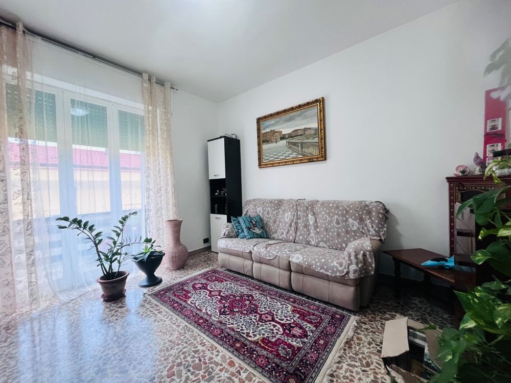 Appartamento in vendita a Livorno buone condizioni 2 camere matrimoniali zona Garibaldi-Zola