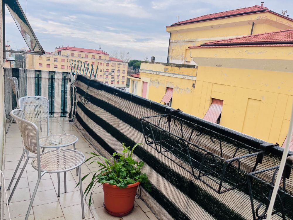 Appartamento in vendita a Livorno buone condizioni 2 camere matrimoniali zona Garibaldi-Zola