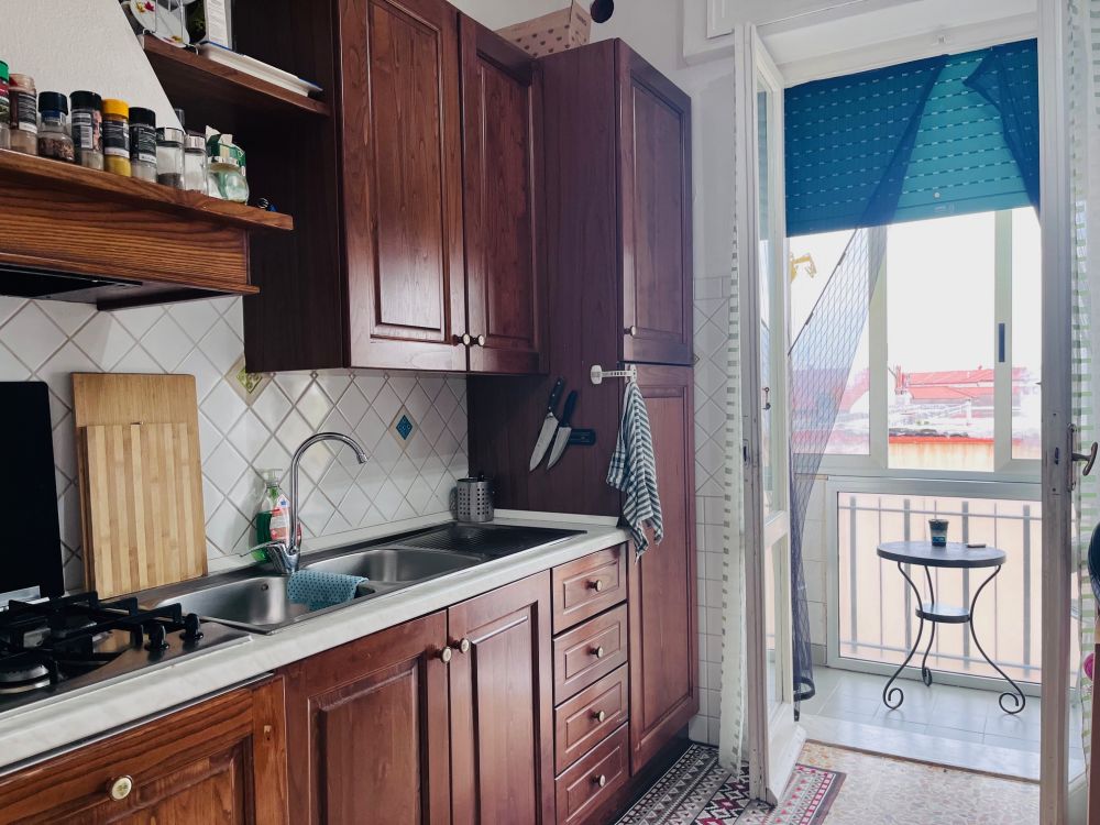 Appartamento in vendita a Livorno buone condizioni 2 camere matrimoniali zona Garibaldi-Zola