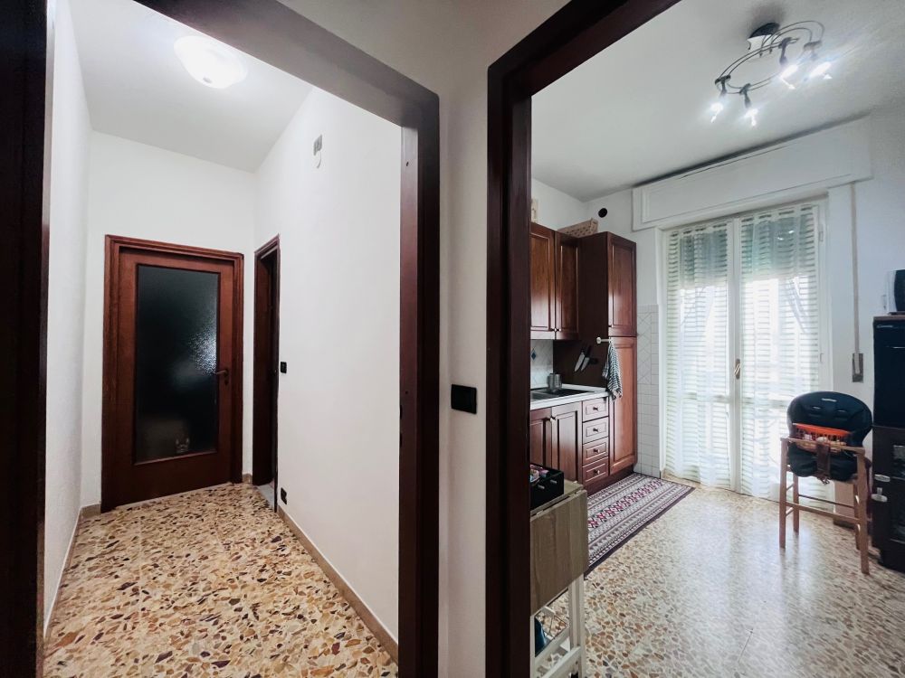 Appartamento in vendita a Livorno buone condizioni 2 camere matrimoniali zona Garibaldi-Zola