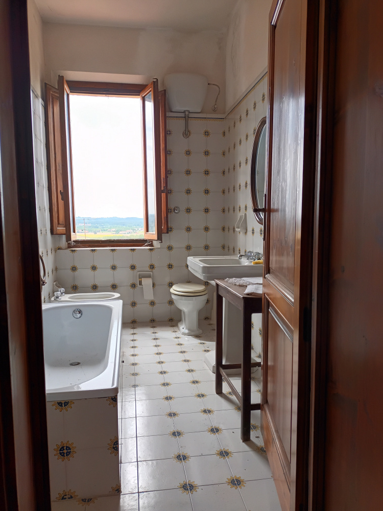 casa Torre indipendente con terrazze giardino privato garage Santa Maria a Monte in vendita