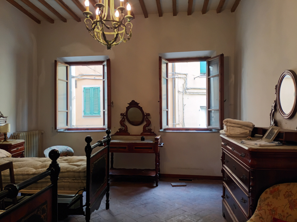 casa Torre indipendente con terrazze giardino privato garage Santa Maria a Monte in vendita