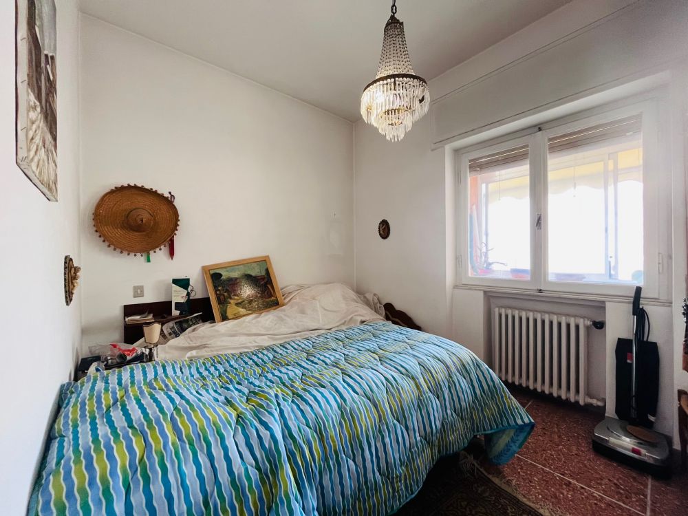 Appartamento signorile e di ampia metratura con cantina in vendita zona Fabbricotti a Livorno