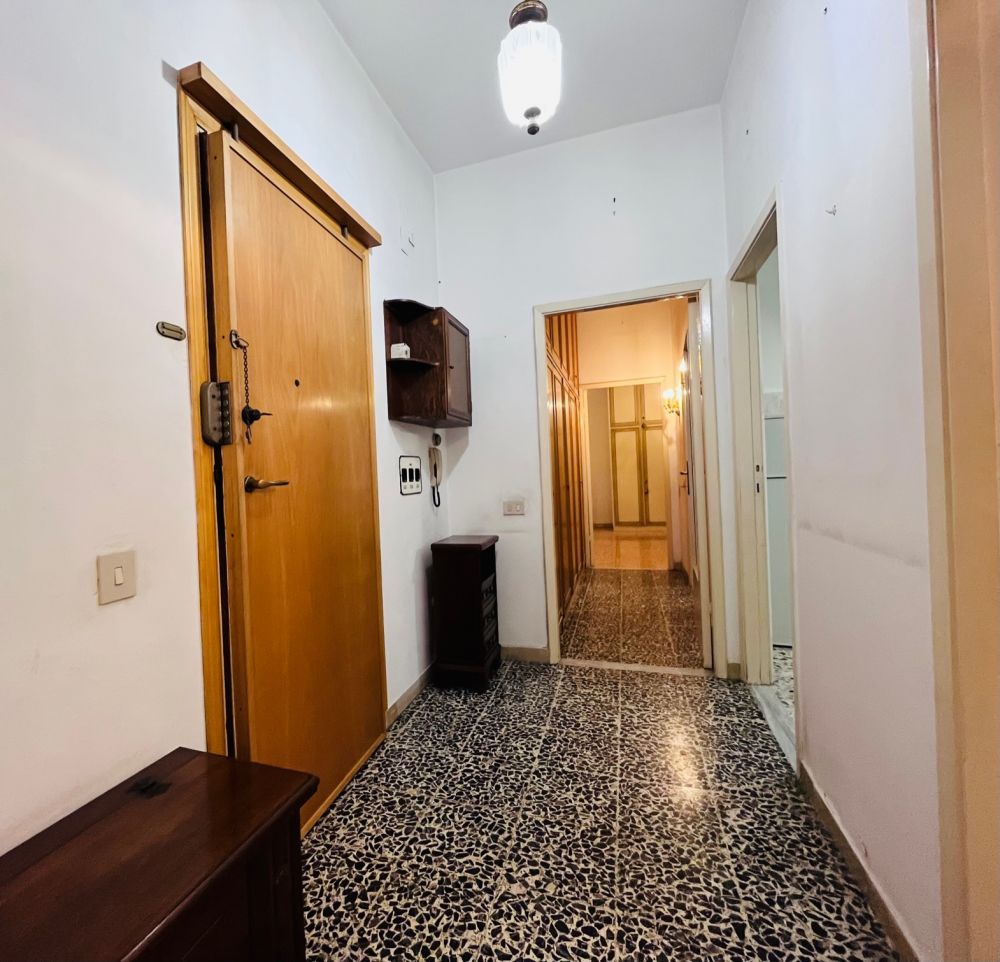 appartamento in vendita a Livorno via Costella zona Zola con posto auto