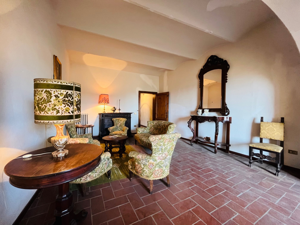 casa Torre indipendente con terrazze giardino privato garage Santa Maria a Monte in vendita