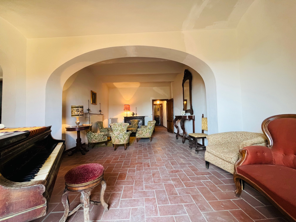 casa Torre indipendente con terrazze giardino privato garage Santa Maria a Monte in vendita