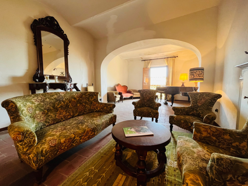 casa Torre indipendente con terrazze giardino privato garage Santa Maria a Monte in vendita