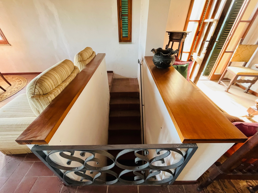 casa Torre indipendente con terrazze giardino privato garage Santa Maria a Monte in vendita