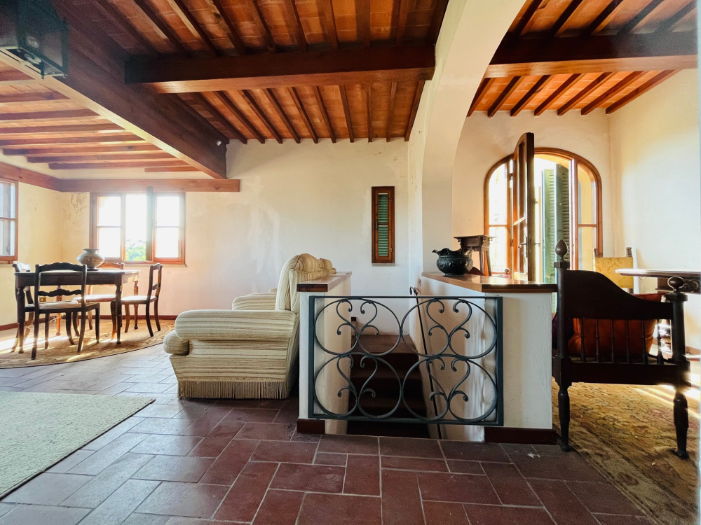 casa Torre indipendente con terrazze giardino privato garage Santa Maria a Monte in vendita