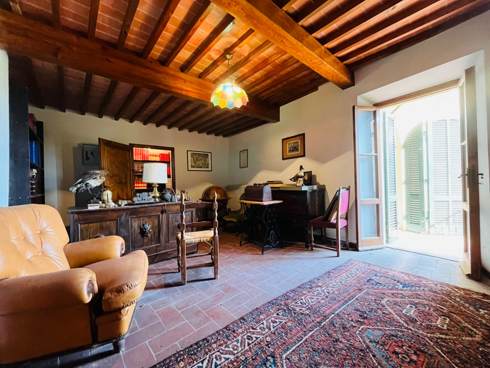 casa Torre indipendente con terrazze giardino privato garage Santa Maria a Monte in vendita