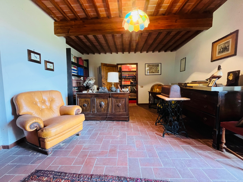 casa Torre indipendente con terrazze giardino privato garage Santa Maria a Monte in vendita
