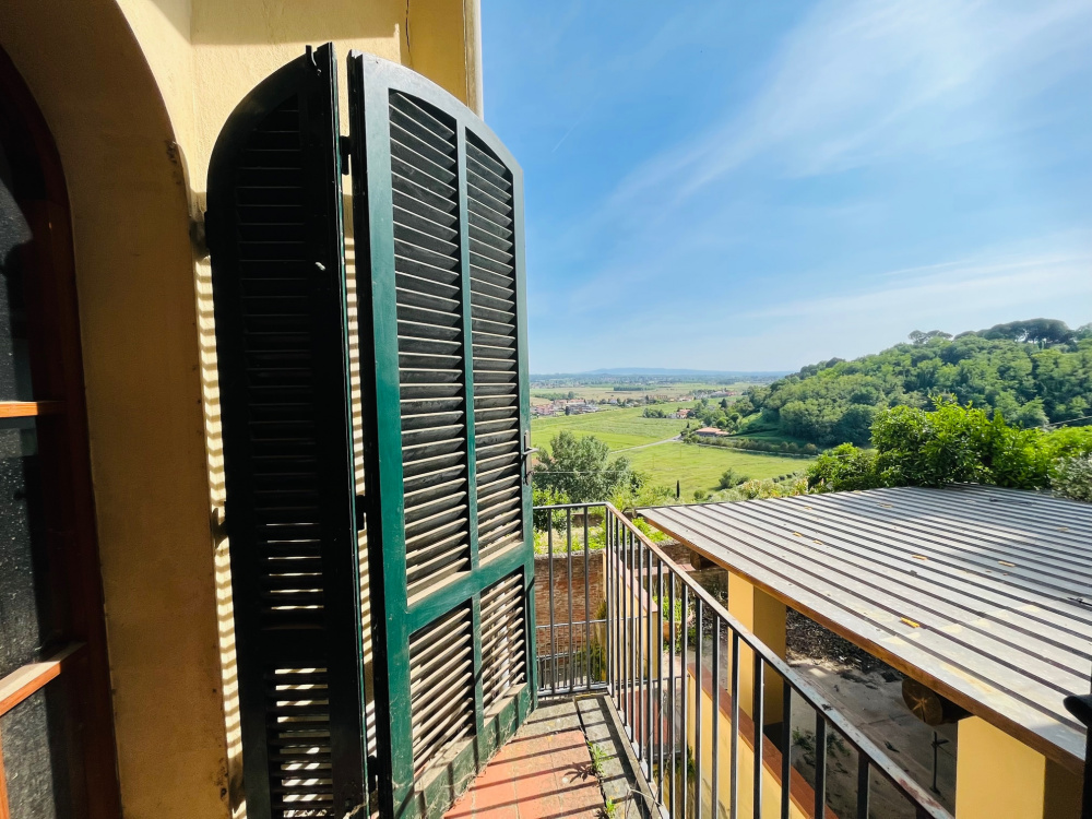 casa Torre indipendente con terrazze giardino privato garage Santa Maria a Monte in vendita