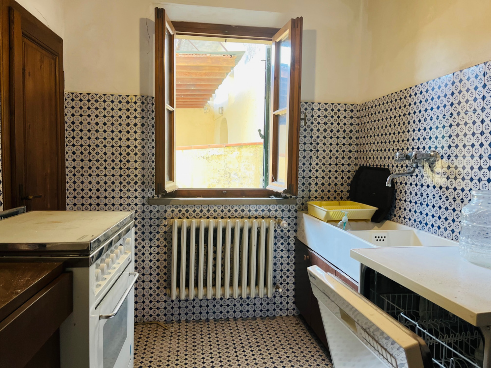 casa Torre indipendente con terrazze giardino privato garage Santa Maria a Monte in vendita