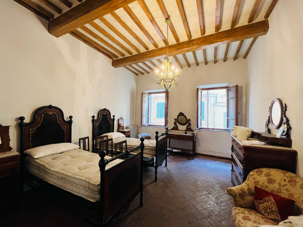 casa Torre indipendente con terrazze giardino privato garage Santa Maria a Monte in vendita