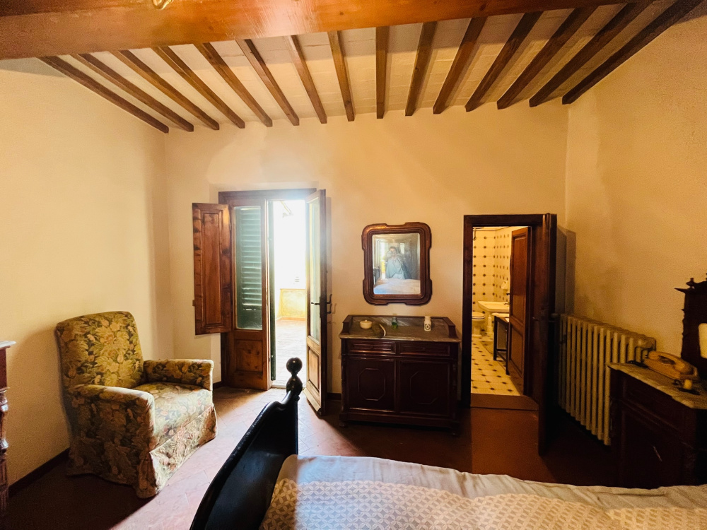 casa Torre indipendente con terrazze giardino privato garage Santa Maria a Monte in vendita