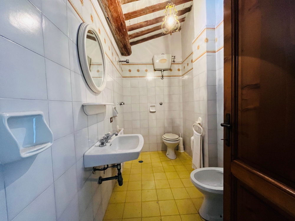 casa Torre indipendente con terrazze giardino privato garage Santa Maria a Monte in vendita