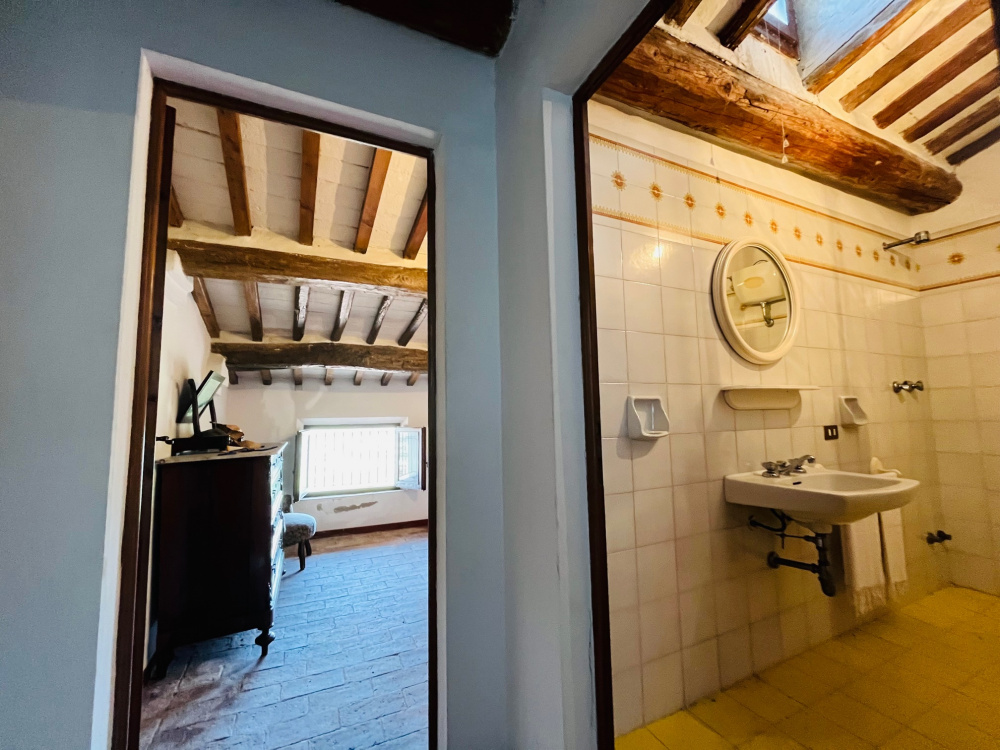 casa Torre indipendente con terrazze giardino privato garage Santa Maria a Monte in vendita